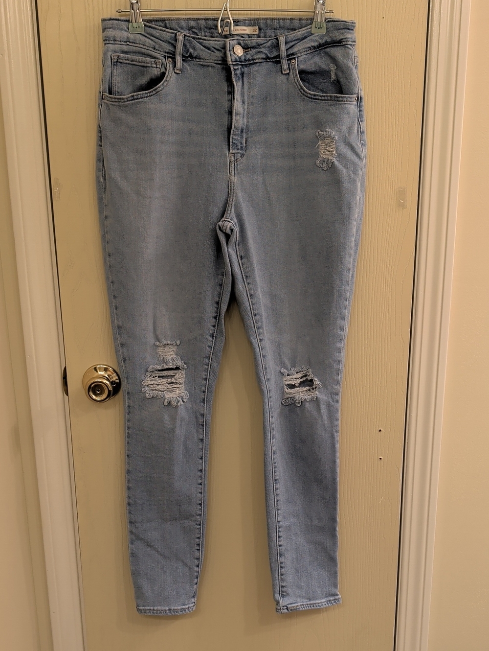 Levi’s 721 Hi-Rise Skinny Jeans Light Wash Distressed W32 L29